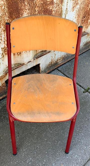 Vintage schoolstoeltje org. rood gelakt gaaf! beschikbaar voor biedingen