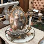 Lijst met strik, kandelaar en jardiniere *floor epe, Ophalen of Verzenden