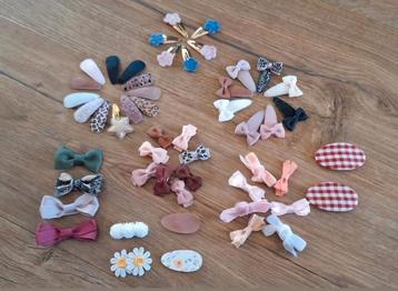 Haarspeldjes baby, eerste haartjes beschikbaar voor biedingen