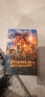 De Piraten van Hiernaast - Reggie Naus, Ophalen of Verzenden, Zo goed als nieuw, Reggie Naus, Sprookjes