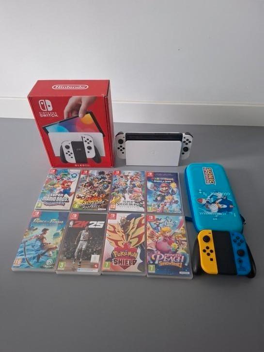 Nintendo Switch OLED met extra's, 8 games en geheugenkaart, Spelcomputers en Games, Spelcomputers | Nintendo Switch, Zo goed als nieuw