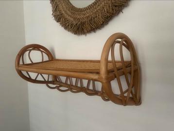 Rotan wandplank beschikbaar voor biedingen
