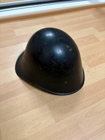 Ww2 Nederlandse helm afkomstig Nijmegen beschikbaar voor biedingen