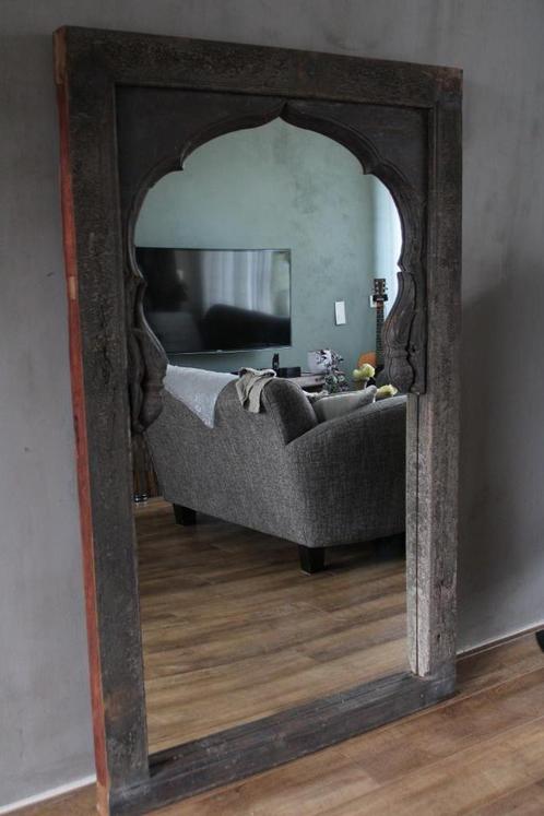 Oude unieke spiegel uit India, Huis en Inrichting, Woonaccessoires | Spiegels, Zo goed als nieuw, Minder dan 50 cm, Minder dan 100 cm