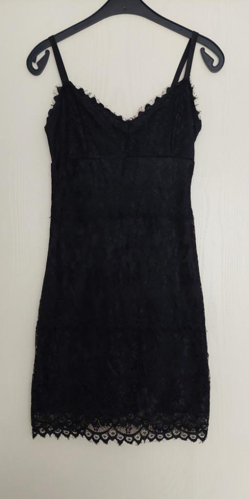 Zwarte kanten jurk, maat XS, the Sting, Kleding | Dames, Jurken, Zo goed als nieuw, Maat 34 (XS) of kleiner, Zwart, Boven de knie