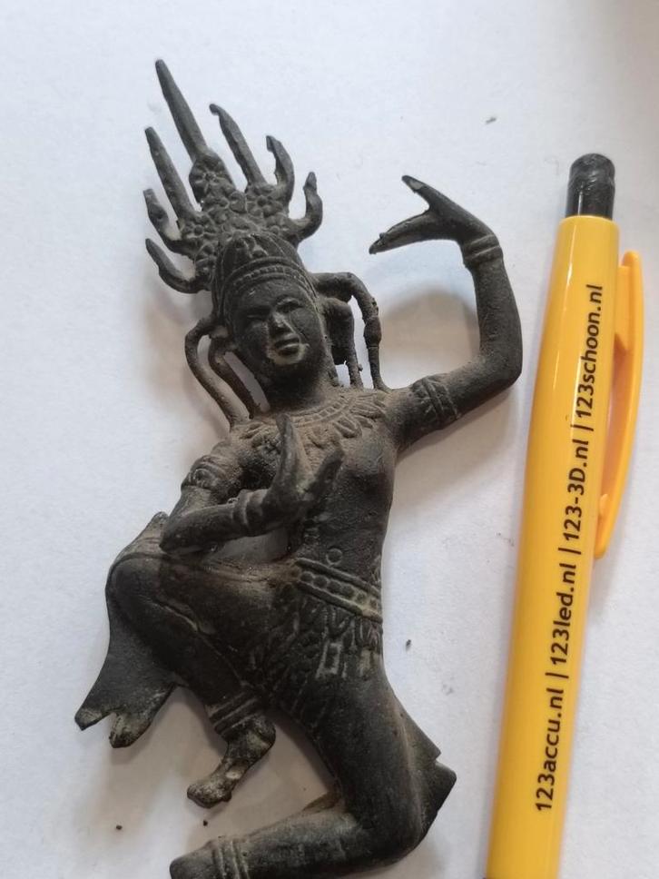 Bronzen Apsara beeld uit Cambodja, ca. 1960, Antiek en Kunst, Kunst | Beelden en Houtsnijwerken, Ophalen of Verzenden