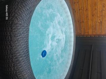 Jacuzzi 5-7 personen  beschikbaar voor biedingen