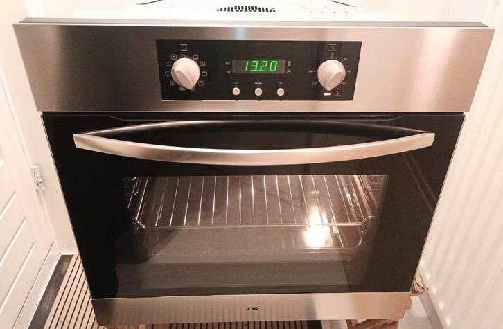 Etna inbouw heteluchtoven Mod: A3425FTRVS Type: C20I3bd6FL, Witgoed en Apparatuur, Ovens, Gebruikt, Inbouw, Oven met grill, 45 tot 60 cm