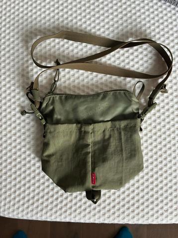 Supreme Neck Pouch tas beschikbaar voor biedingen