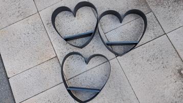 Set van 3 metalen hartjes wandrekken  beschikbaar voor biedingen