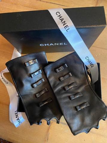 hanel leren handschoenen Chanel leren handschoenen beschikbaar voor biedingen
