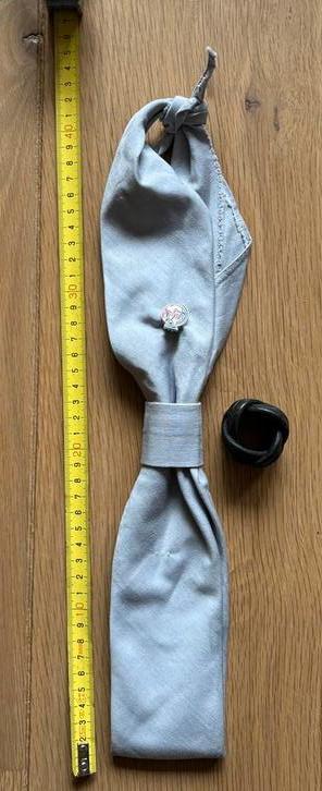 Scoutingdas met leren dasknoop en speldje, Verzamelen, Scouting, Zo goed als nieuw, Kleding, Ophalen of Verzenden