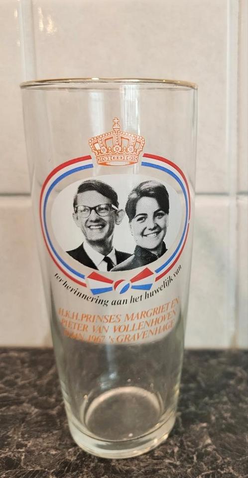 Glas huwelijk prinses Margriet en mr Pieter van Vollenhoven, Verzamelen, Koninklijk Huis en Royalty, Zo goed als nieuw, Servies