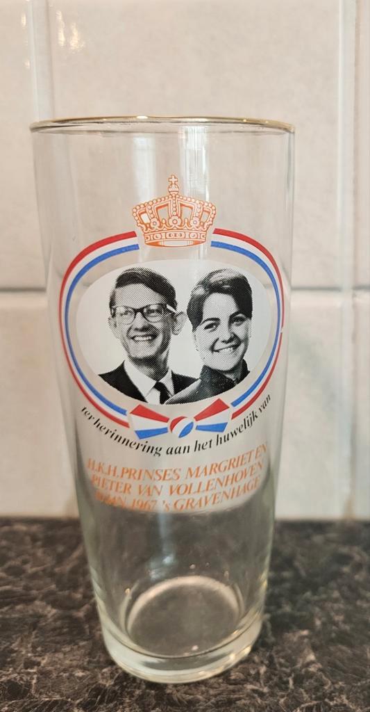 Glas huwelijk prinses Margriet en mr Pieter van Vollenhoven, Verzamelen, Koninklijk Huis en Royalty, Zo goed als nieuw, Servies