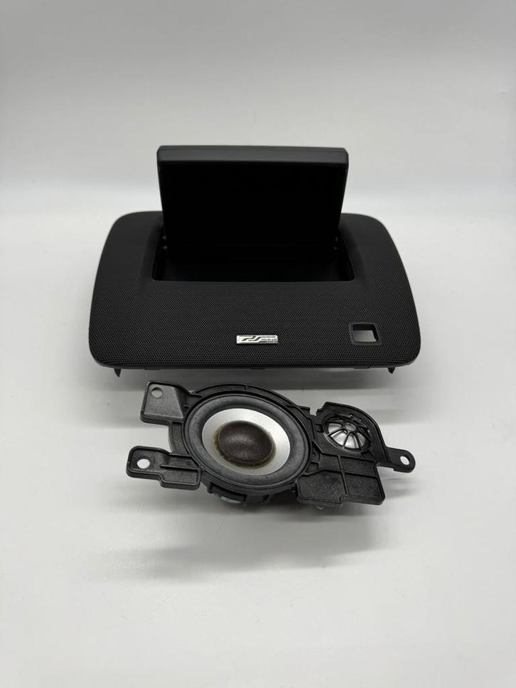 Volvo V50/S40/C30 Premium Sound Systeem (defect scherm), Auto diversen, Autospeakers, Ophalen of Verzenden
