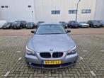 BMW 5-Serie 2.5 I 525 AUT 2004 Grijs, Auto's, BMW, Origineel Nederlands, Te koop, Zilver of Grijs, 5 stoelen