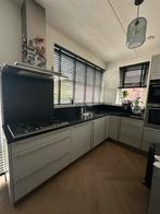 Modern hoekkeuken met siemens inbouwapparatuur, Huis en Inrichting, Keuken | Complete keukens, Gebruikt, Hoekkeuken, Graniet of Steen