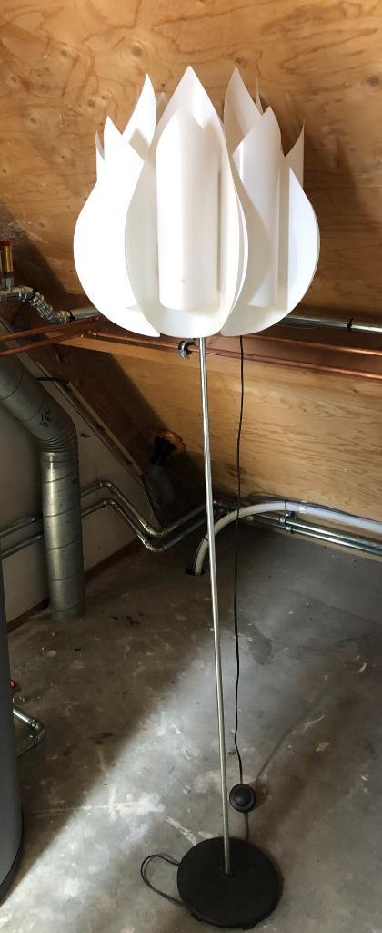 Te koop: IKEA Knappa Lampen–Staande, Hang- en Tafel (Tulpan), Huis en Inrichting, Lampen | Vloerlampen, Gebruikt, 150 tot 200 cm