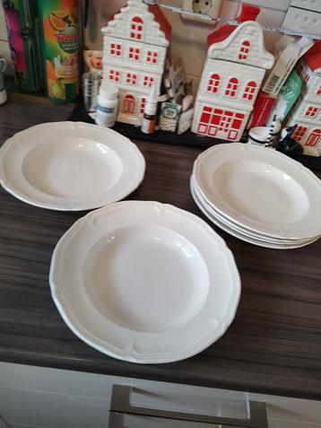Manoir Soepborden - Set beschikbaar voor biedingen