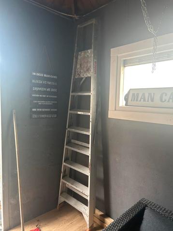 Ladder - 8 Tredens beschikbaar voor biedingen