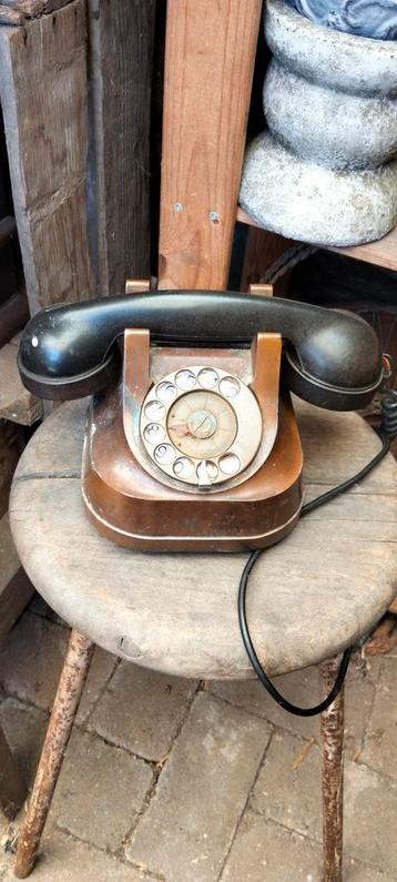 Mooie koperen zware oude retro brocante telefoon beschikbaar voor biedingen