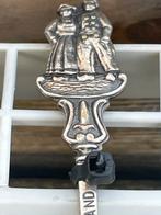 Verzilverd theelepeltje met Hollands tafereel, Antiek en Kunst, Antiek | Bestek, Ophalen of Verzenden