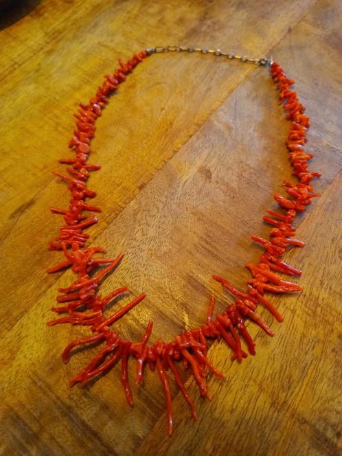 Bloedkoraal ketting, Sieraden, Tassen en Uiterlijk, Kettingen, Nieuw, Kunststof, Rood, Ophalen of Verzenden