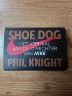 Phil Knight - Shoe Dog DL, Boeken, Ophalen of Verzenden, Gelezen, Phil Knight