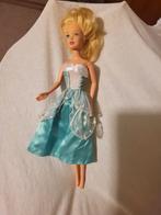 Pop in blauwe jurk, Ophalen of Verzenden, Gebruikt, Barbie