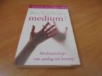 Ben ik echt een medium? - mediumschap: van aanleg tot beroep, Achtergrond en Informatie, Ophalen of Verzenden, Bottenheft, Marisa