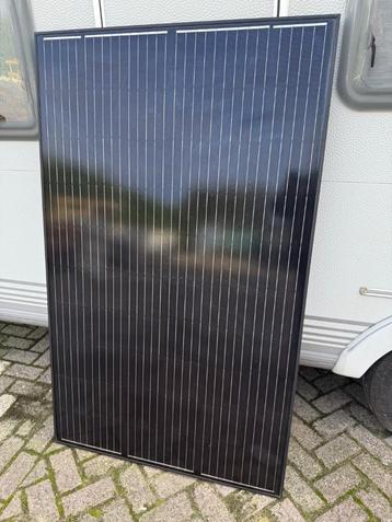 Zonnepanelen 6820 WP 22 stuks full black ook per stuk tekoop beschikbaar voor biedingen