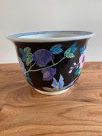 Vintage donker gekleurde bloempot met vogels en bloemen, Tuin en Terras, Bloempotten, Gebruikt, Rond, Aardewerk, Tuin
