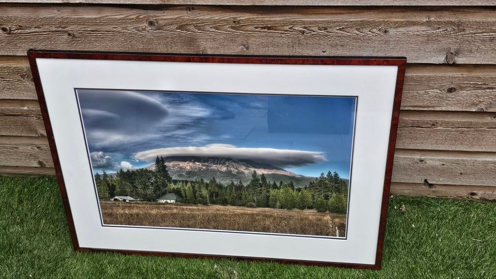 Landschap Schilderij met Bergen en Wolken, Ophalen
