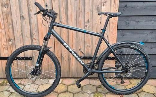 Nette B-TWIN- Rockrider mountainbike met schijfremmen, Fietsen en Brommers, Fietsen | Mountainbikes en ATB, Zo goed als nieuw