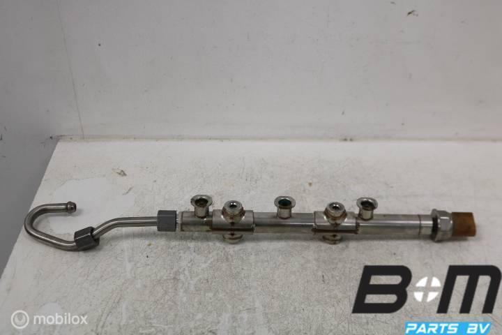 Brandstofrail VW Up! 1.0 TSI CHZA 04C133320F, Auto-onderdelen, Motor en Toebehoren, Gebruikt