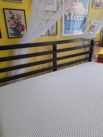 Ikea Tarva bedframe + lattenbodem Zwart 160x200 - afbeelding 2