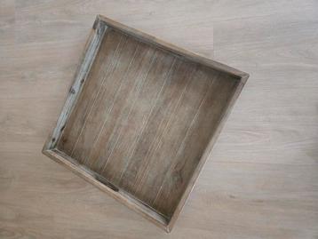 Houten dienblad, 60x60x7cm beschikbaar voor biedingen