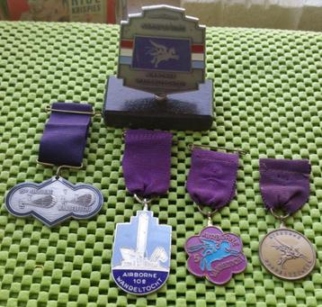 Veel,  Groepsprijs Airborne- Medaille 1-5-10-15  beschikbaar voor biedingen