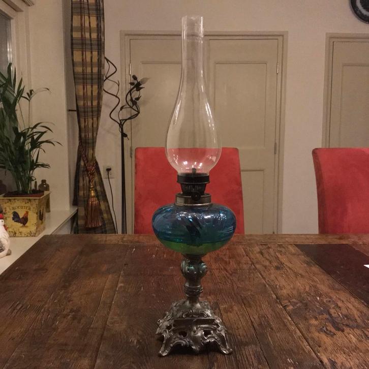 Oude Olielamp met Blauw Glas, Antiek en Kunst, Antiek | Lampen, Ophalen of Verzenden