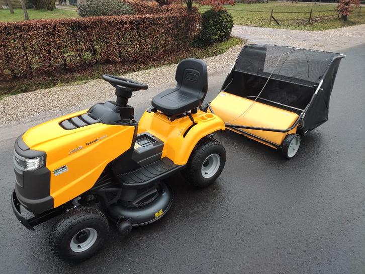 STIGA zitmaaier (type Tornado 3098H) met STIGA veegmachine!!, Tuin en Terras, Zitmaaiers, Zo goed als nieuw, 90 tot 120 cm, Elektrische starter