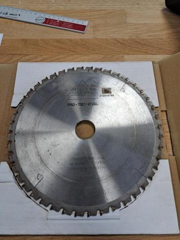 Afkort zaagblad ASTRA aluminium zaag 230x30 Z44 beschikbaar voor biedingen