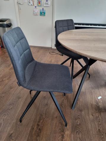 Eettafel stoelen - Loods 24 beschikbaar voor biedingen
