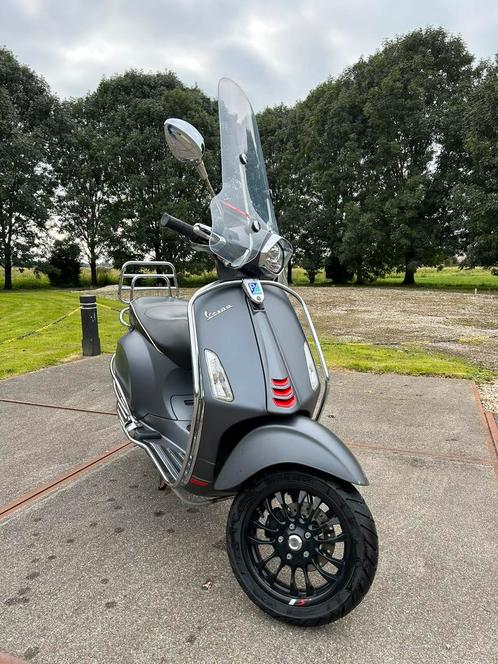 Vespa Sprint Full option, Fietsen en Brommers, Scooters | Vespa, Zo goed als nieuw, Vespa S, Maximaal 25 km/u, Benzine, Ophalen of Verzenden