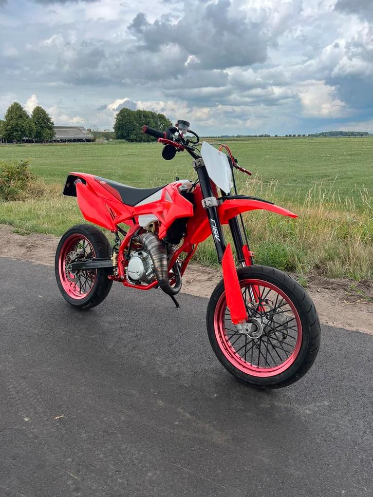 Custom Beta RR 50 Track 90cc Simonini Schakelbrommer AM6, Fietsen en Brommers, Brommers | Overige merken, Nieuw, Ophalen