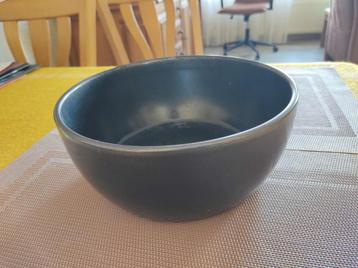 Mooie schaal, diep zilvergrijs. Merk: Dunkelsilber 22 cm drs beschikbaar voor biedingen