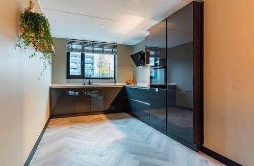 Moderne L-Vormige Keuken met Inbouwapparatuur en afzuig, Huis en Inrichting, Keuken | Complete keukens, Gebruikt, Hoogglans of Gelakt
