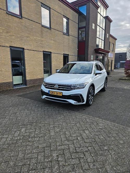 VW Tiguan PHEV 245 pk 3x R-Line Pano IQ Light Full Option!!!, Auto's, Volkswagen, Particulier, Tiguan, 360° camera, ABS, Achteruitrijcamera