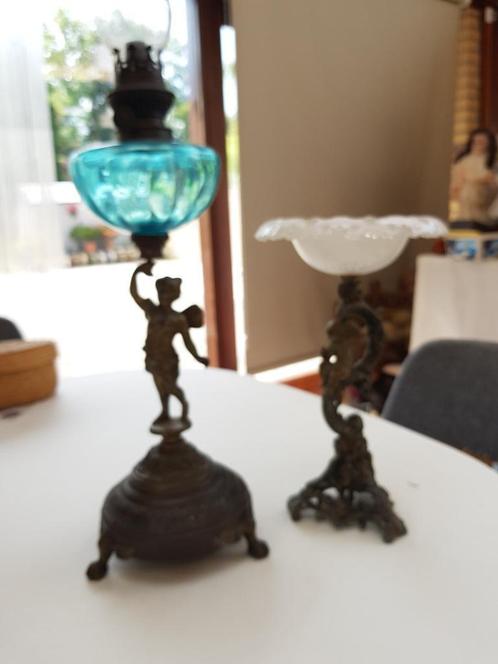olielamp antiek met glazen kap en andere objecten, Antiek en Kunst, Antiek | Lampen, Ophalen of Verzenden