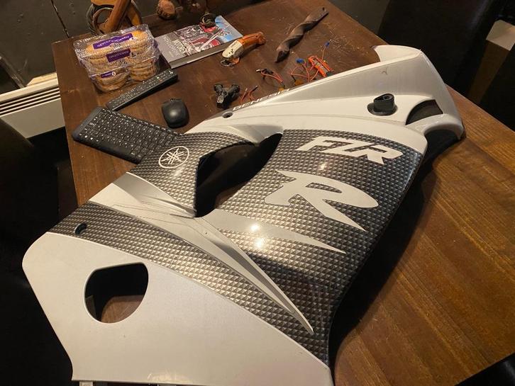kuipdeel rechts yamaha fzr 600, Motoren, Onderdelen | Yamaha, Gebruikt, Ophalen of Verzenden