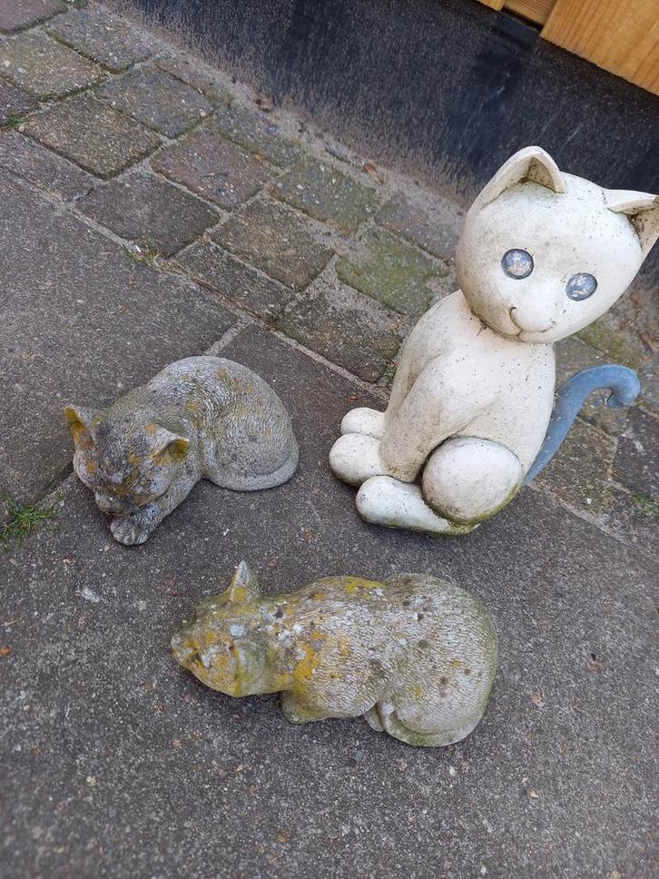3 beeldjes poes - beton ,mag opgehaald worden in ruil voor, Tuin en Terras, Overige Tuin en Terras, Gebruikt, Ophalen